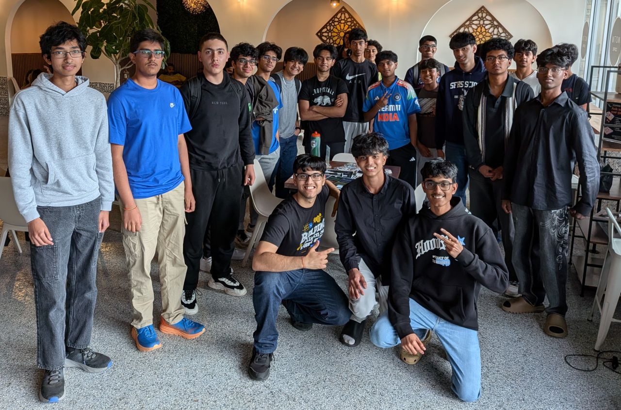 Students and organizers gathered during the WaveHack collaboration hackathon.